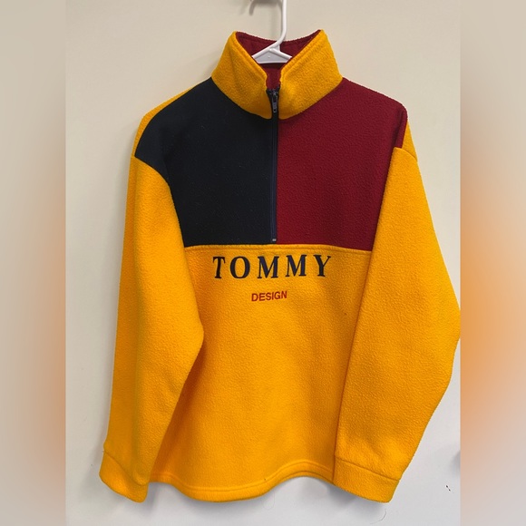 Tommy Design Fleece Half Zip - Picture 1 of 4